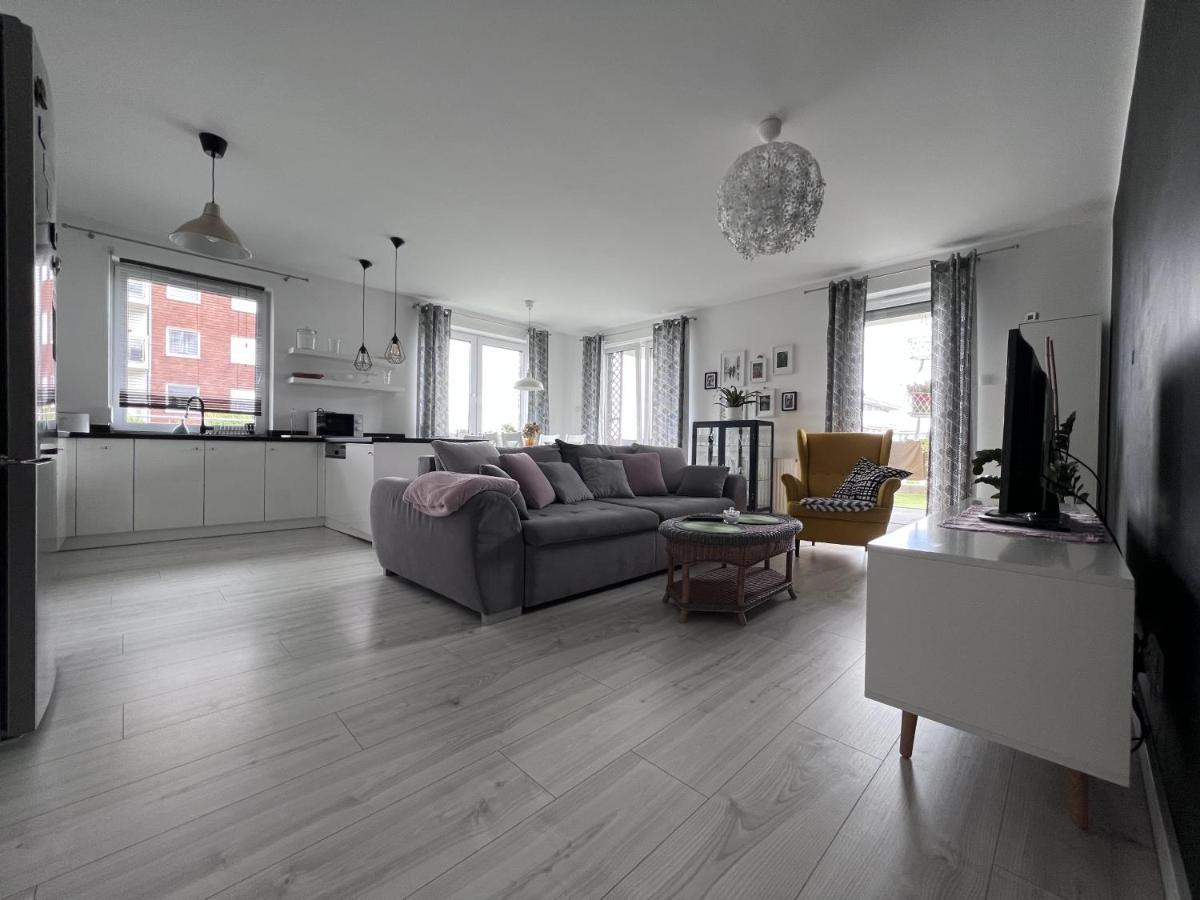 Apartament Z Tarasem Na Osiedlu Rakownica Jelenia Gora Bagian luar foto