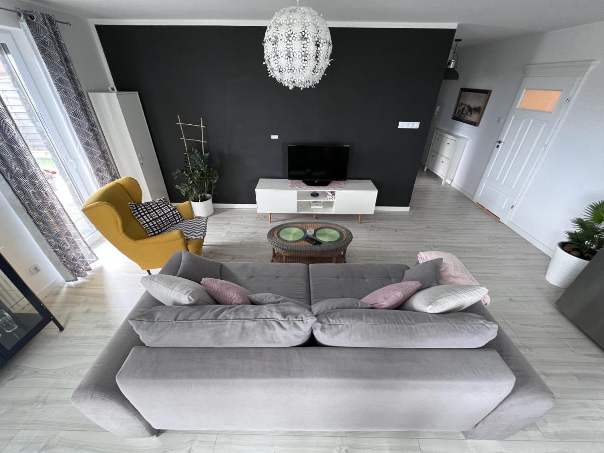 Apartament Z Tarasem Na Osiedlu Rakownica Jelenia Gora Bagian luar foto