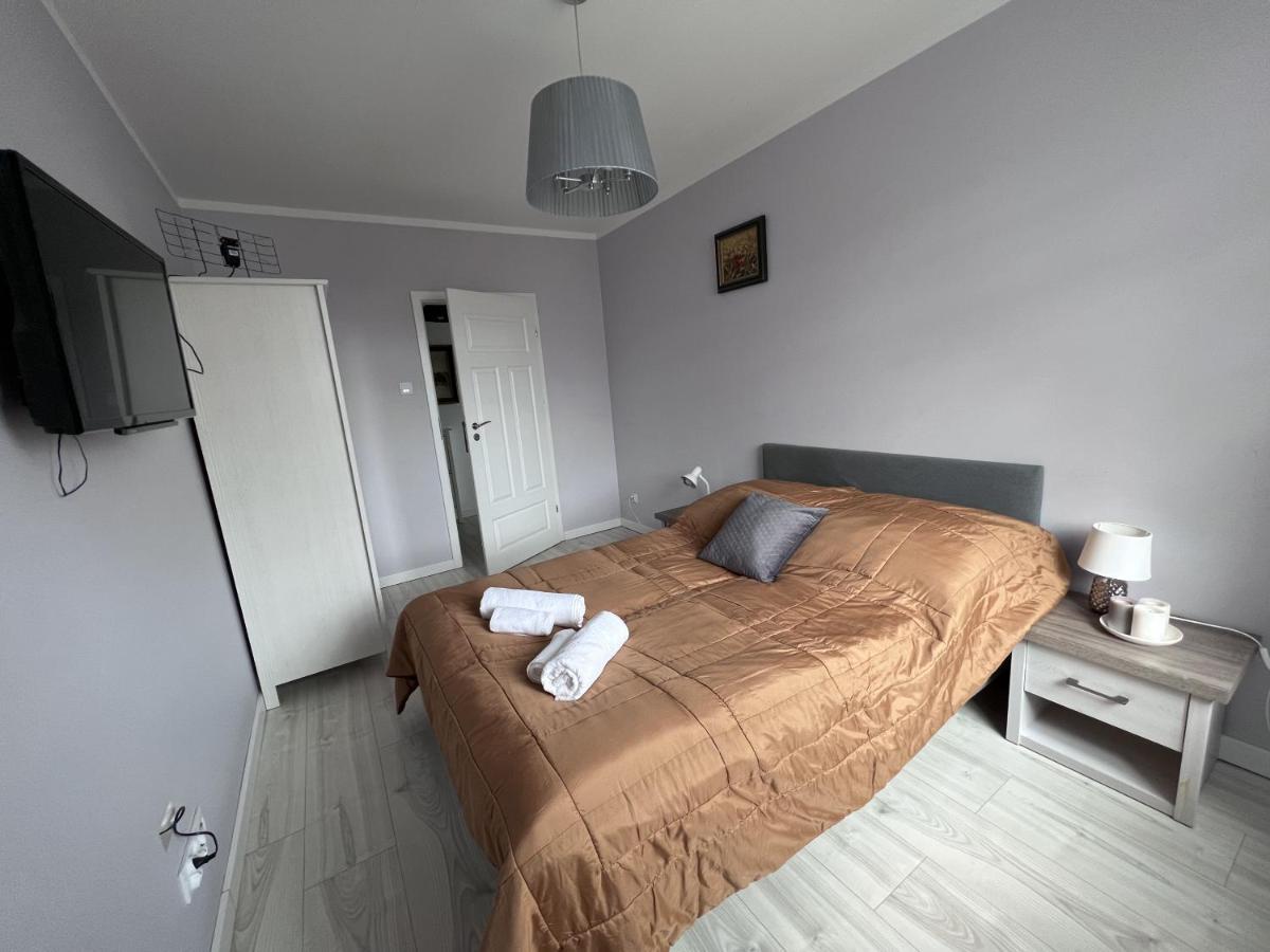 Apartament Z Tarasem Na Osiedlu Rakownica Jelenia Gora Bagian luar foto