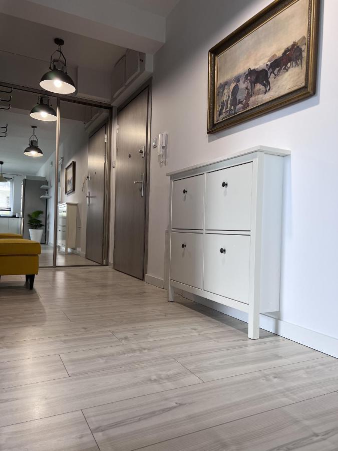 Apartament Z Tarasem Na Osiedlu Rakownica Jelenia Gora Bagian luar foto