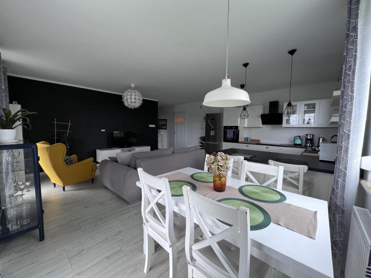 Apartament Z Tarasem Na Osiedlu Rakownica Jelenia Gora Bagian luar foto