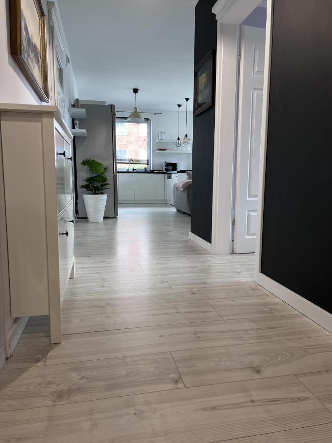 Apartament Z Tarasem Na Osiedlu Rakownica Jelenia Gora Bagian luar foto