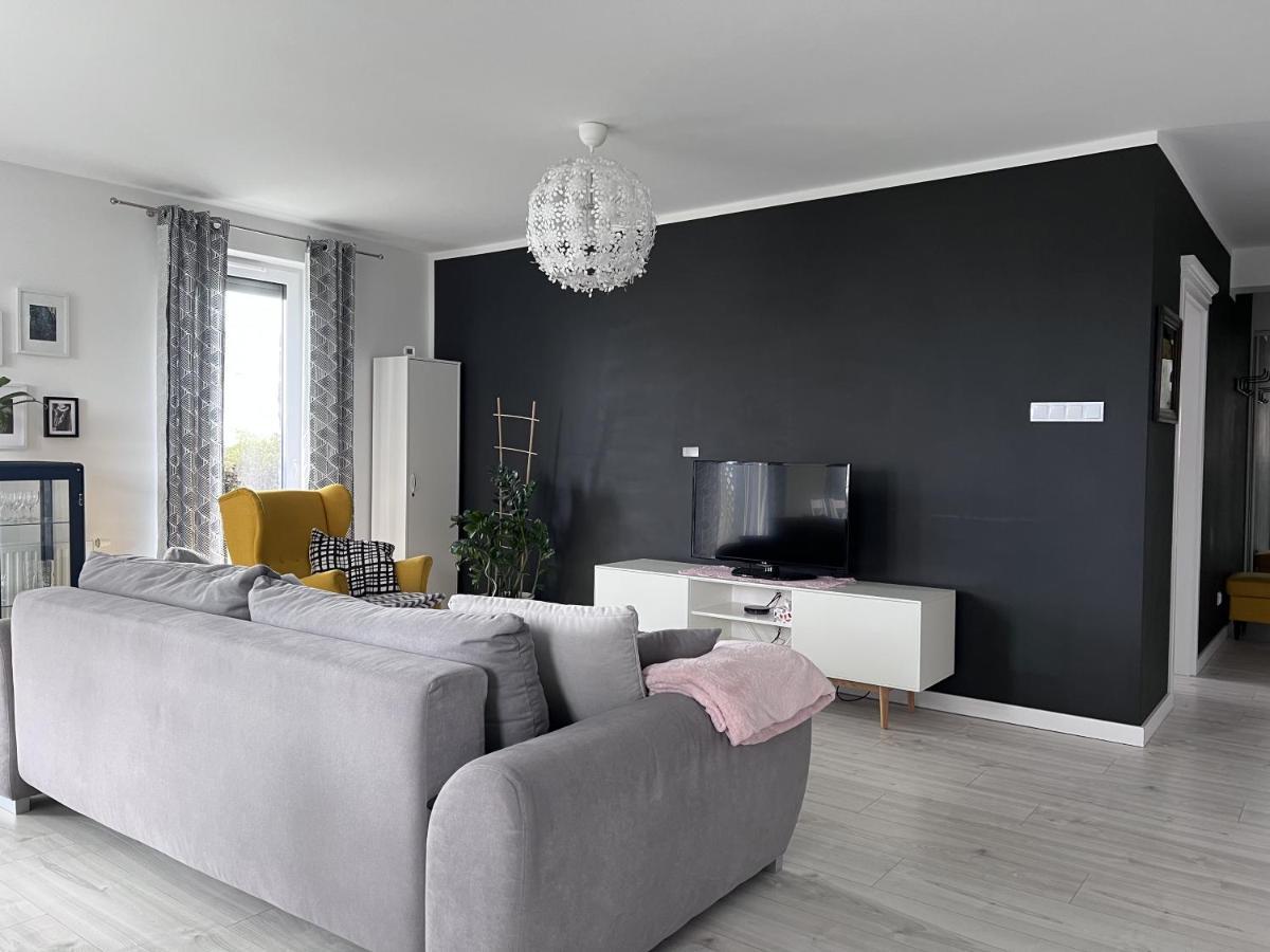 Apartament Z Tarasem Na Osiedlu Rakownica Jelenia Gora Bagian luar foto