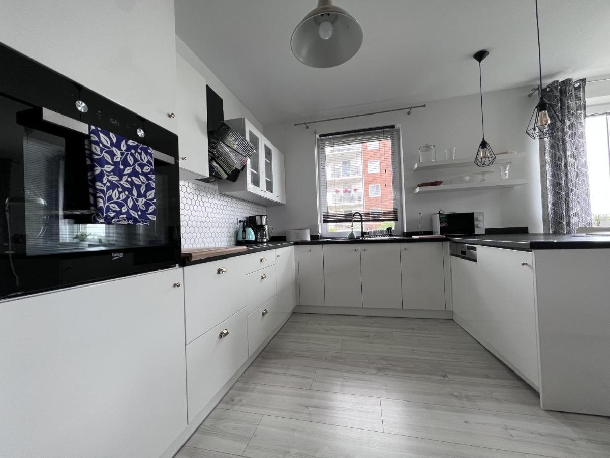 Apartament Z Tarasem Na Osiedlu Rakownica Jelenia Gora Bagian luar foto