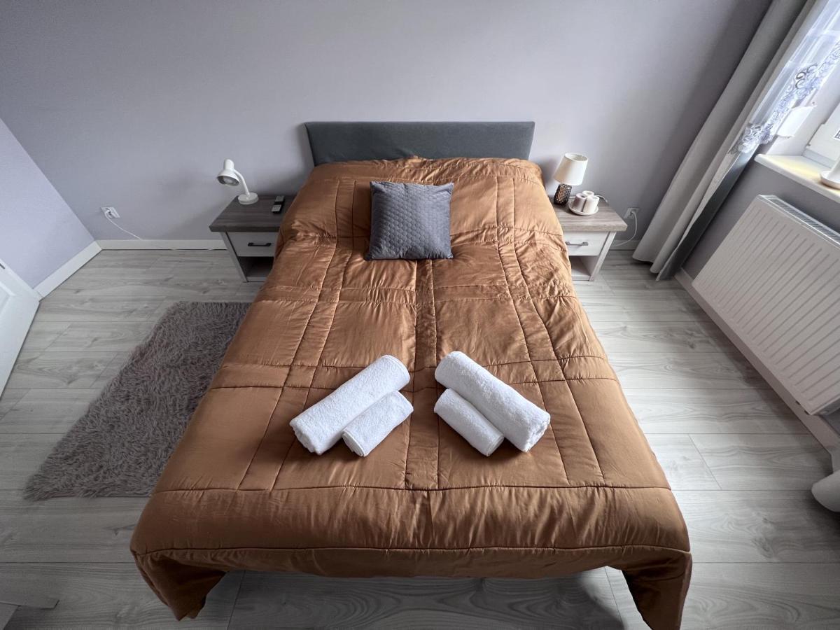 Apartament Z Tarasem Na Osiedlu Rakownica Jelenia Gora Bagian luar foto
