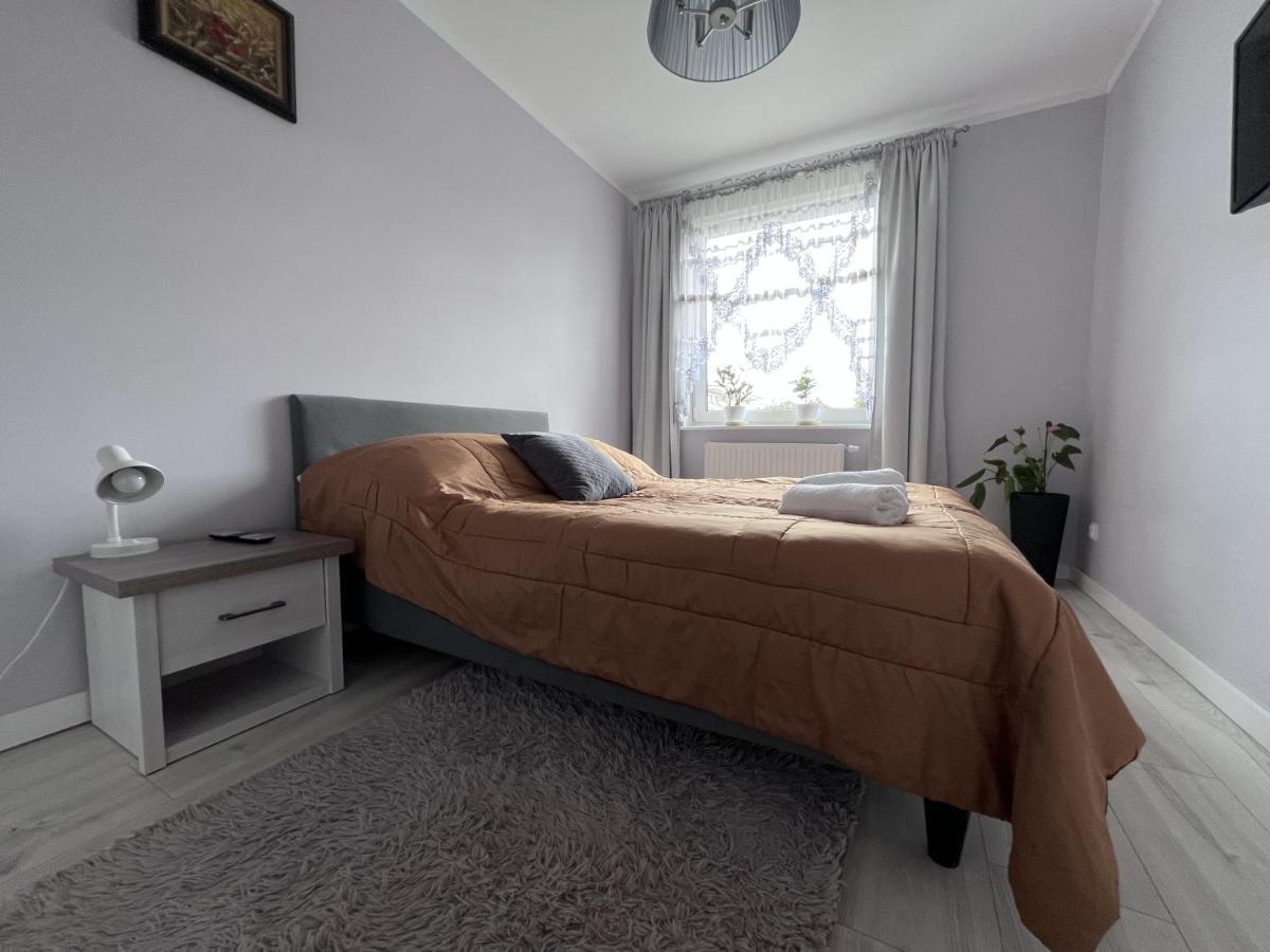 Apartament Z Tarasem Na Osiedlu Rakownica Jelenia Gora Bagian luar foto