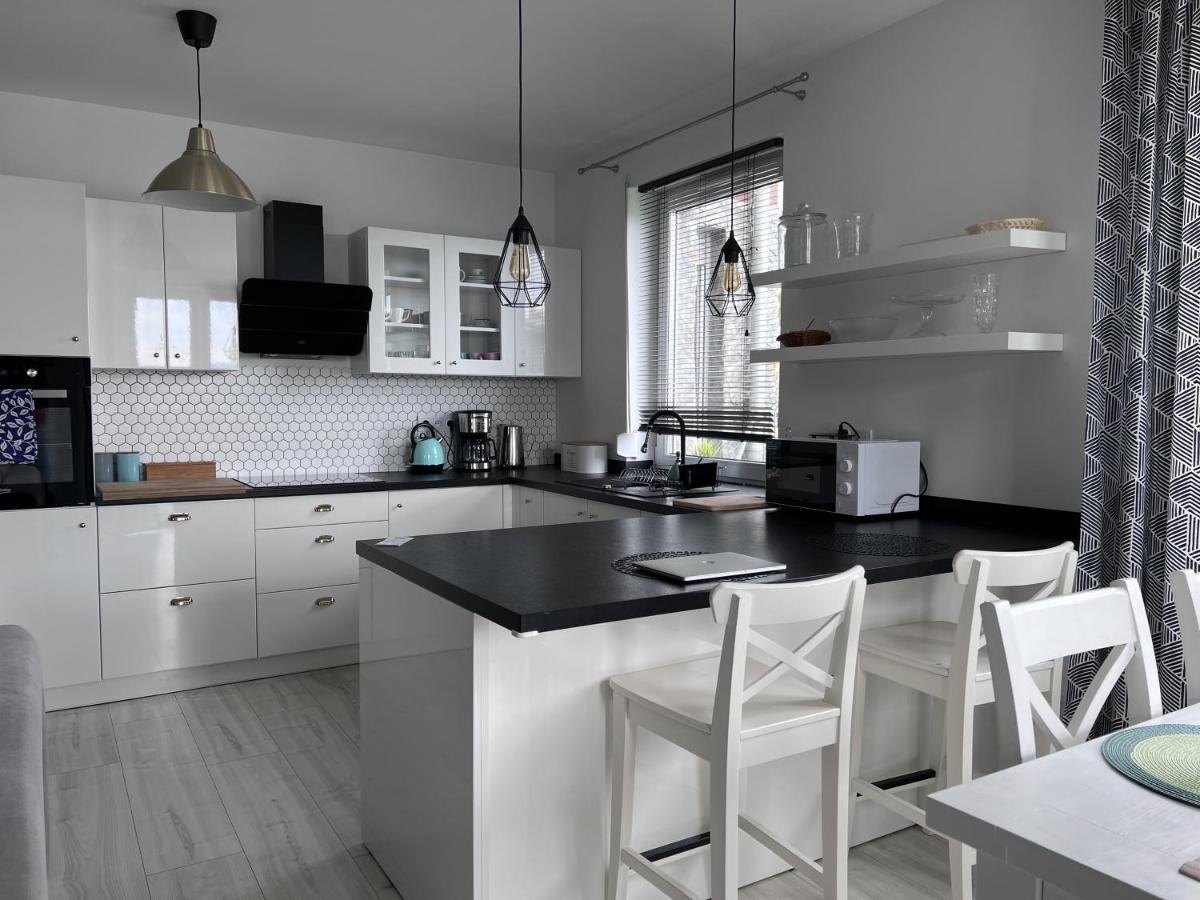 Apartament Z Tarasem Na Osiedlu Rakownica Jelenia Gora Bagian luar foto