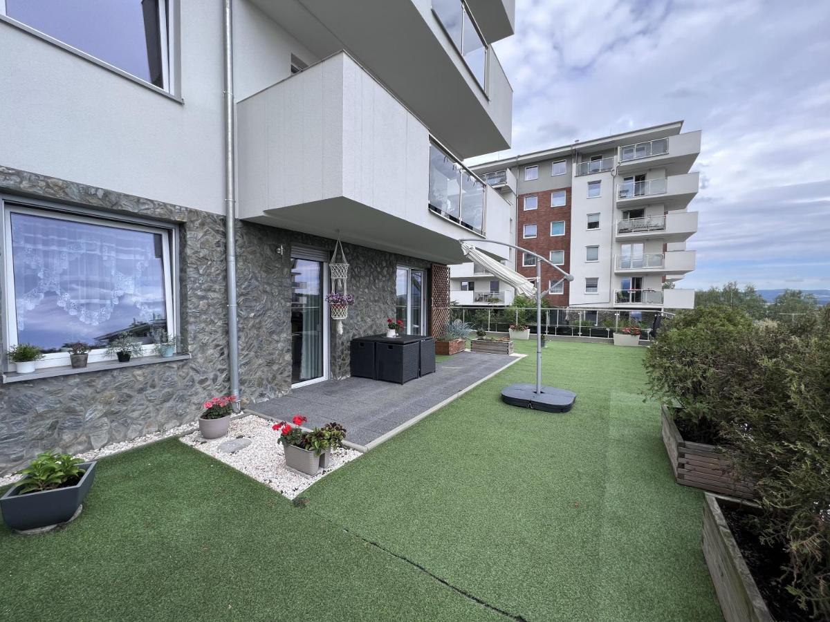 Apartament Z Tarasem Na Osiedlu Rakownica Jelenia Gora Bagian luar foto